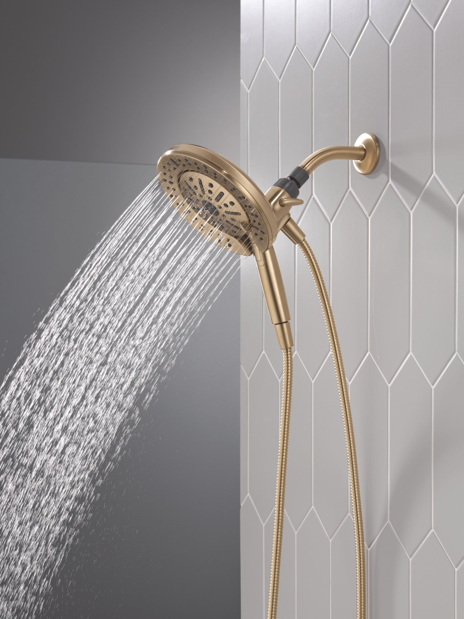 Delta Universal Showering Components 6-Setting In2ition® with ProClean®