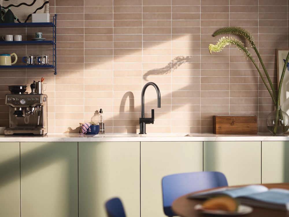 Cia MotionSense Wave One-Handle Pulldown Touchless Kitchen Faucet