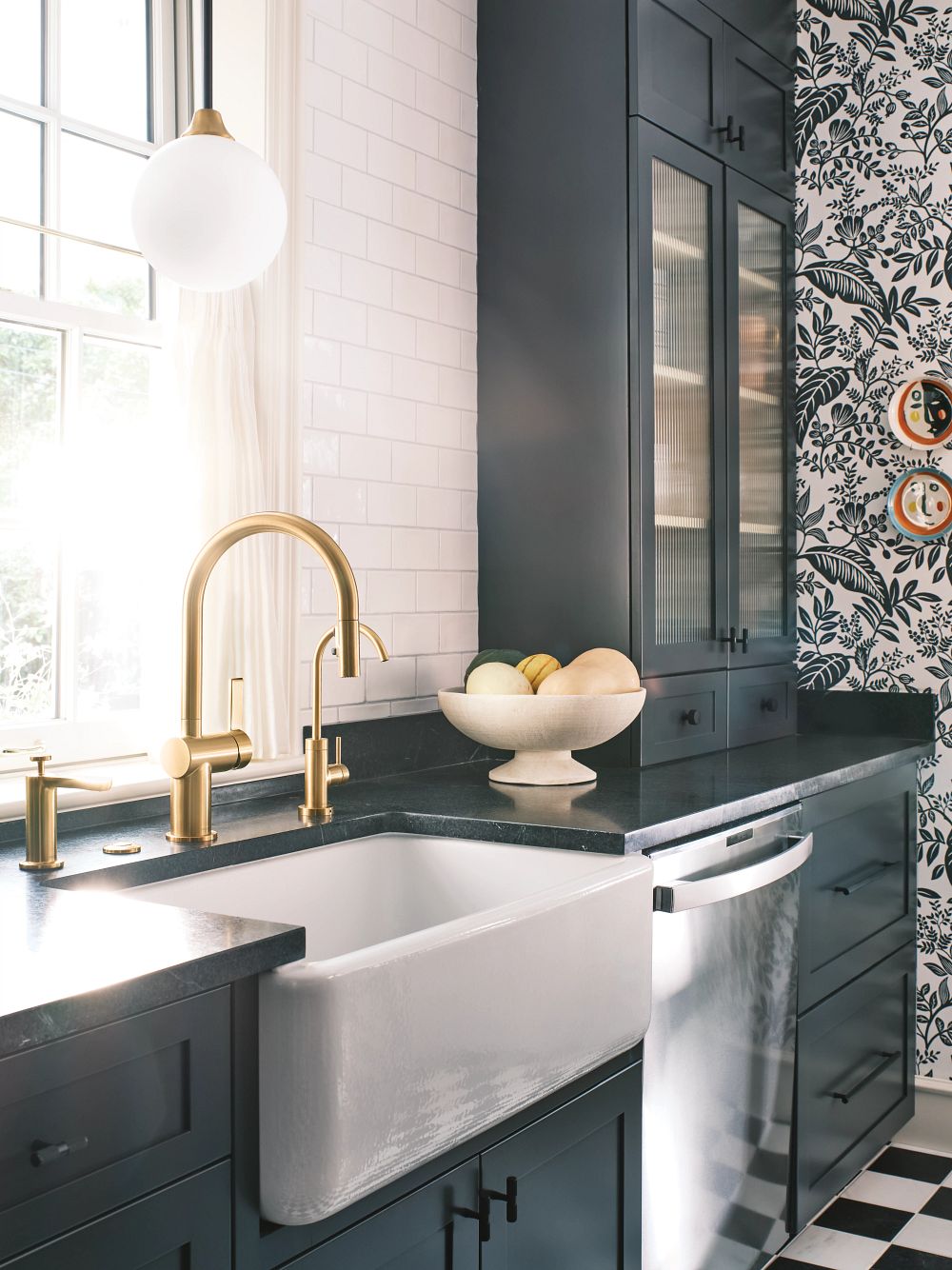 Cia One-Handle High Arc Pulldown Kitchen Faucet