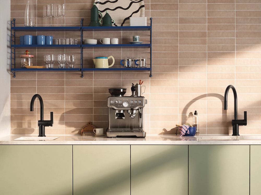 Cia MotionSense Wave One-Handle Pulldown Touchless Kitchen Faucet