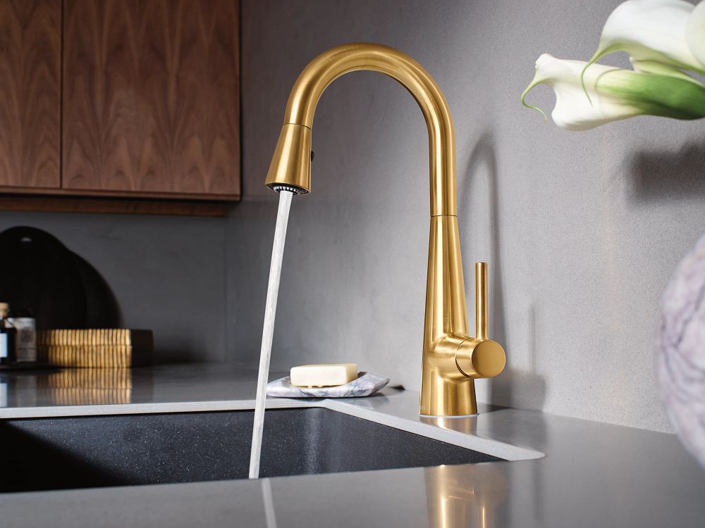 Sleek One-Handle Pulldown Bar Faucet
