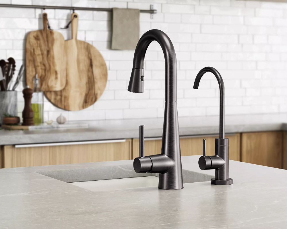 Sleek One-Handle Pulldown Bar Faucet