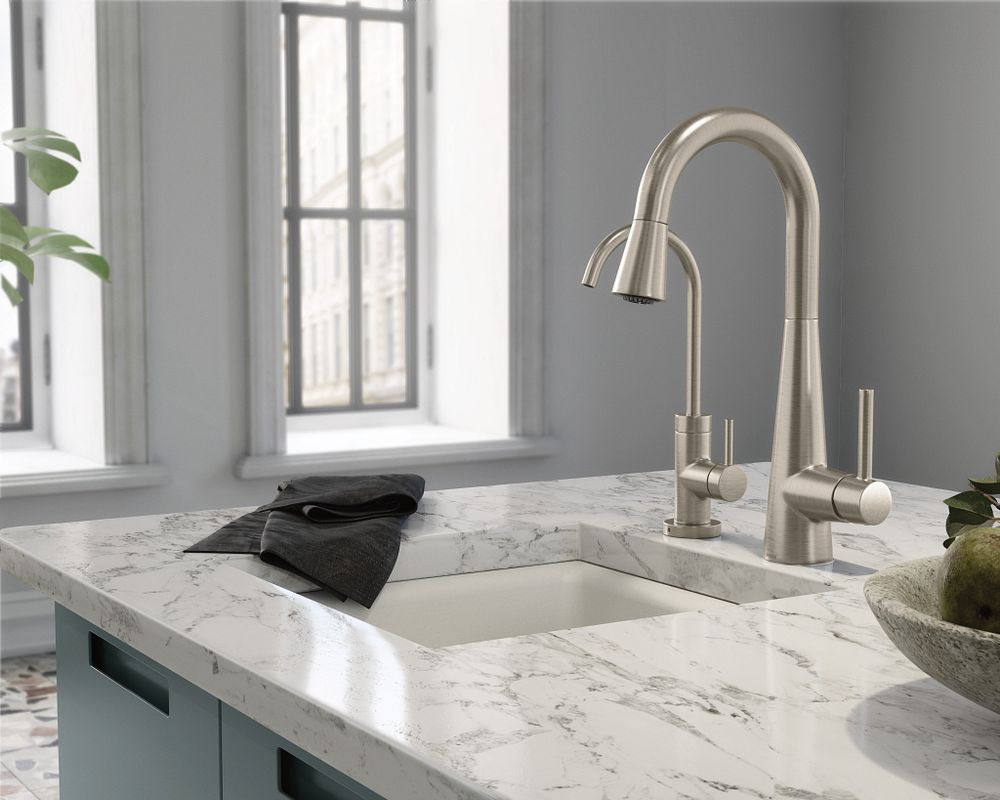 Sleek One-Handle Pulldown Bar Faucet