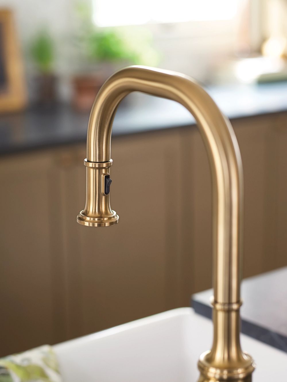 Smyth MotionSense Wave One-Handle Pulldown Touchless Kitchen Faucet