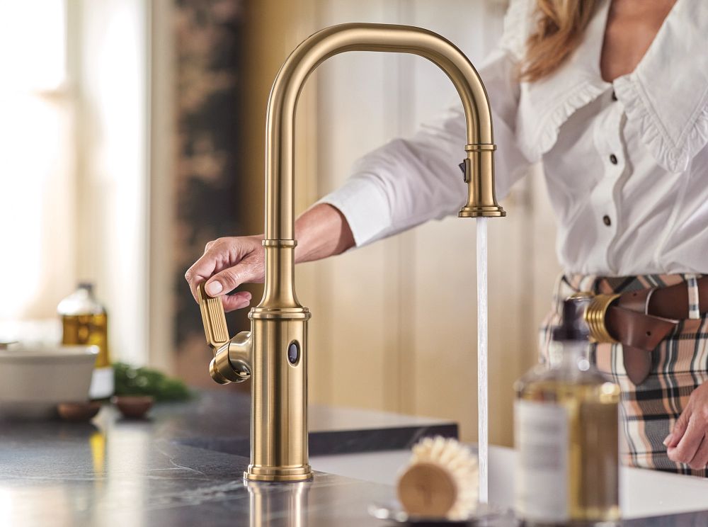 Smyth MotionSense Wave One-Handle Pulldown Touchless Kitchen Faucet