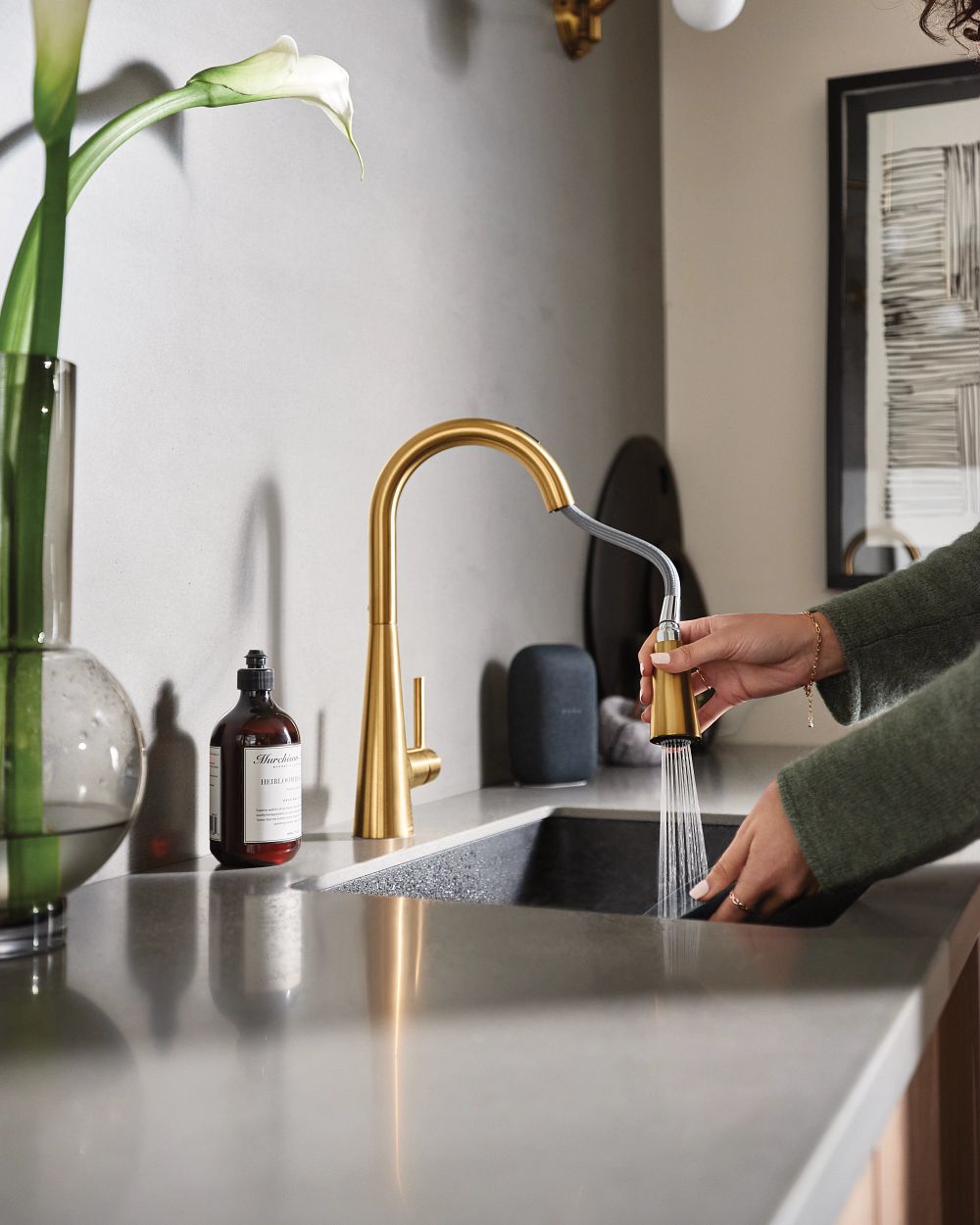 Sleek Smart Pulldown Touchless Kitchen Faucet