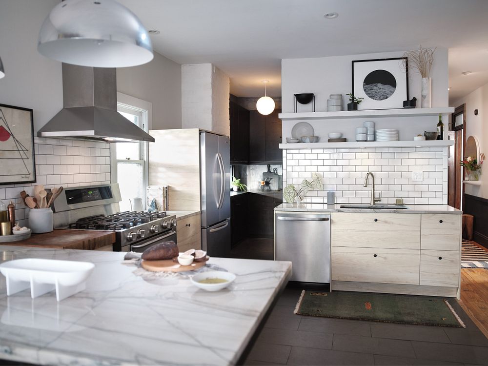 Sleek Smart Pulldown Touchless Kitchen Faucet
