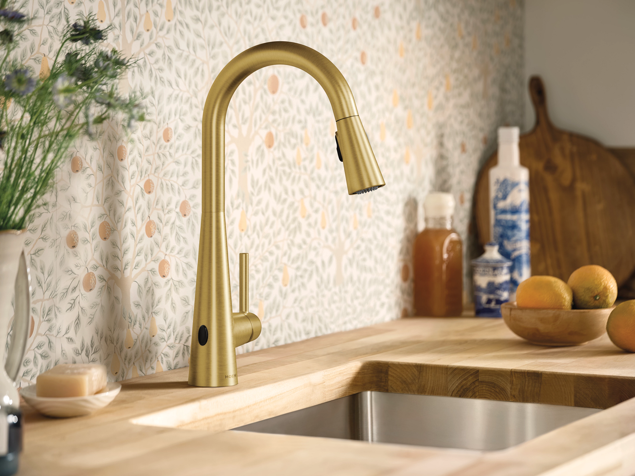 Moen 7864EW Sleek MotionSense Wave One-Handle Pulldown Touchless Kitchen Faucet