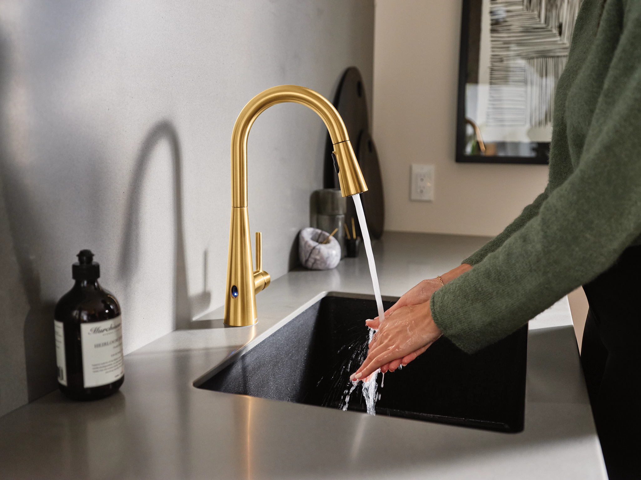 Moen 7864EW Sleek MotionSense Wave One-Handle Pulldown Touchless Kitchen Faucet