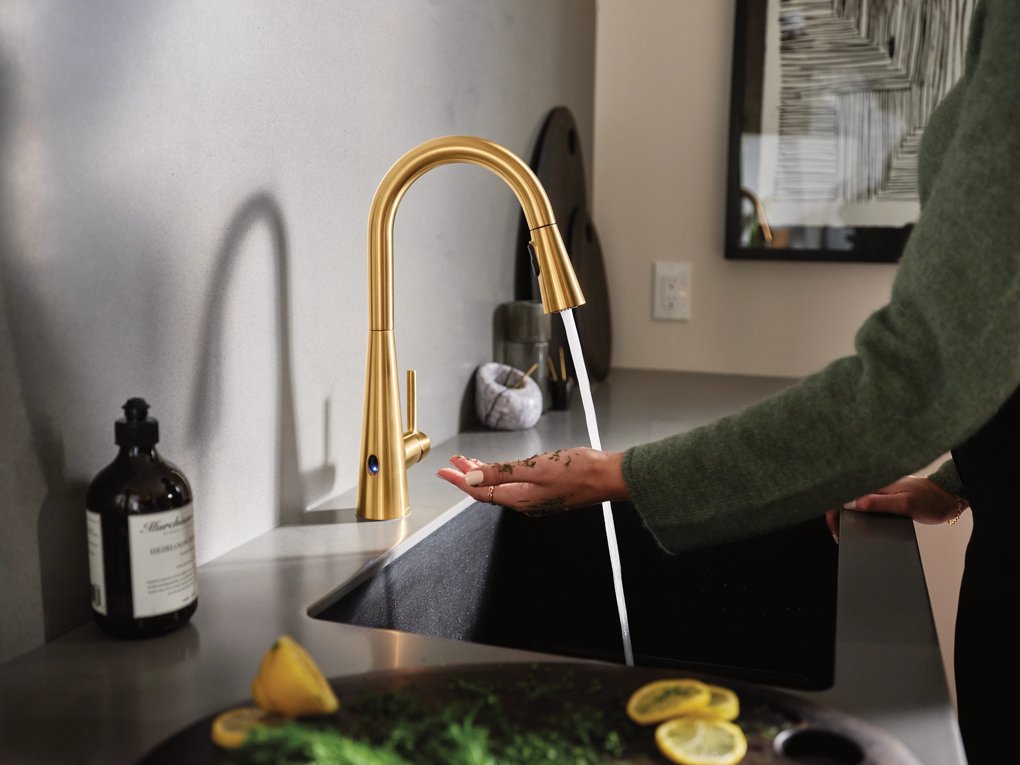 Moen 7864EW Sleek MotionSense Wave One-Handle Pulldown Touchless Kitchen Faucet