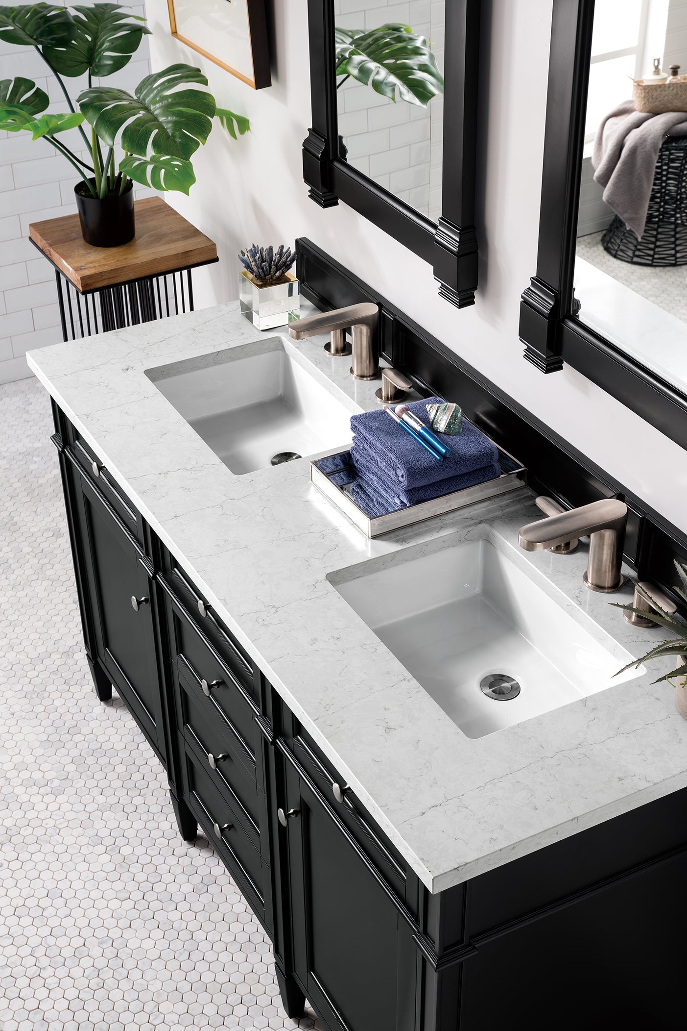 James Martin Brittany 60" Double Vanity in Black Onyx with 3cm Countertop and FreePower Wireless Charger