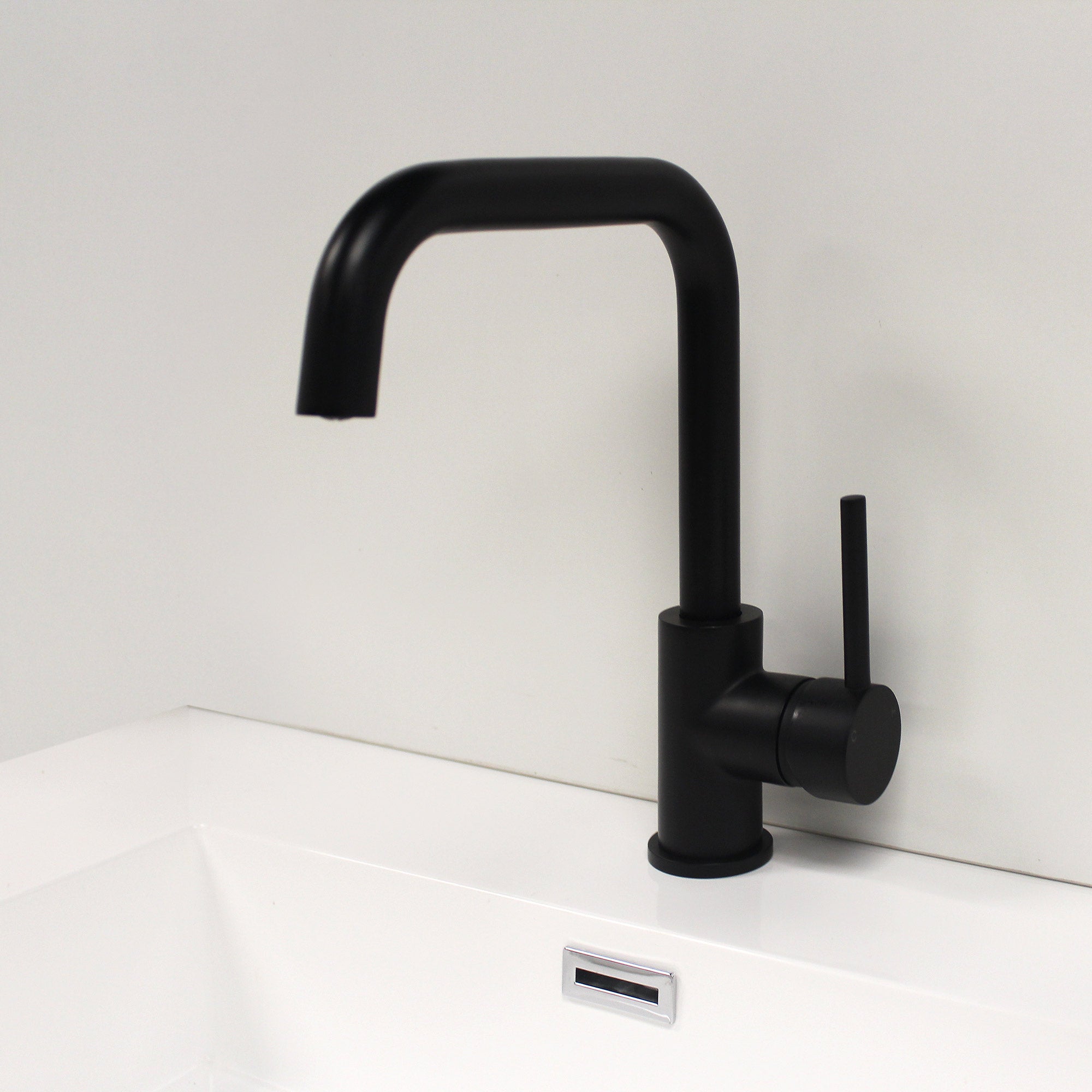 Single Handle Lavatory Faucet - 8001 008