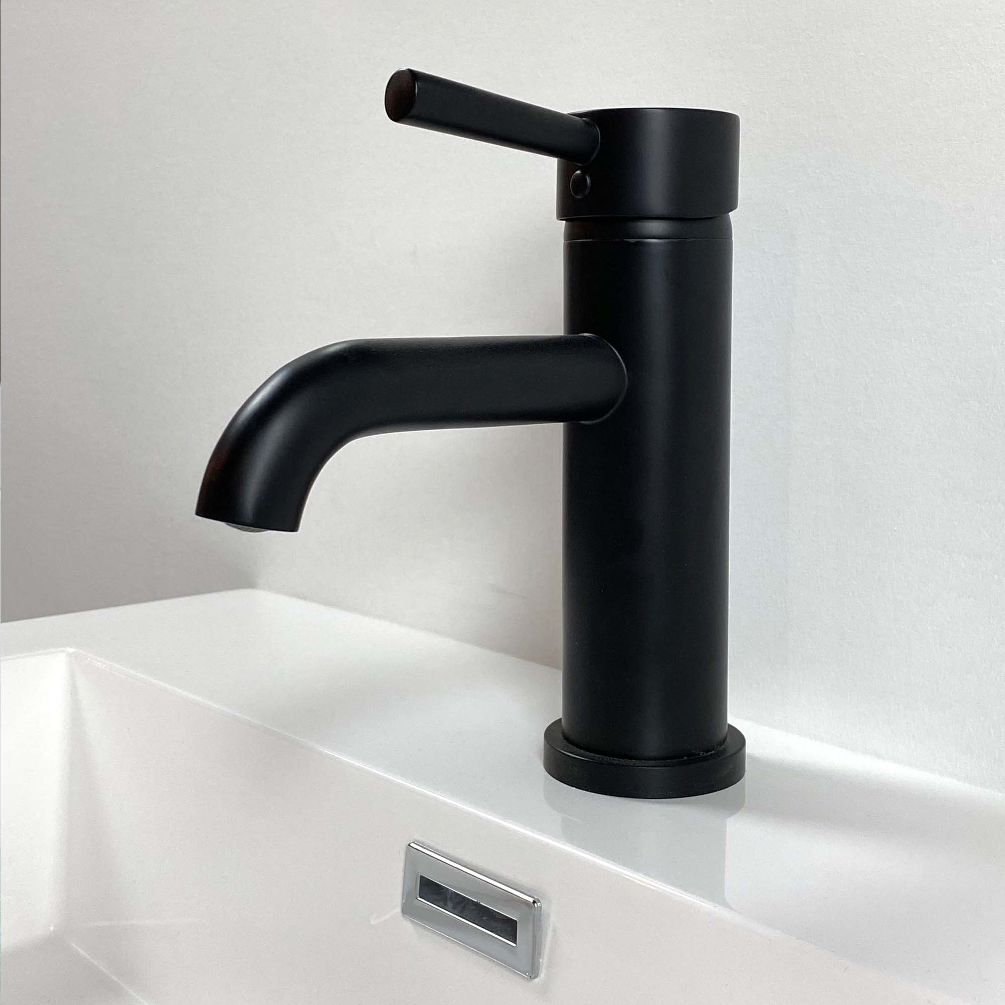 Single Handle Lavatory Faucet - 8001 011