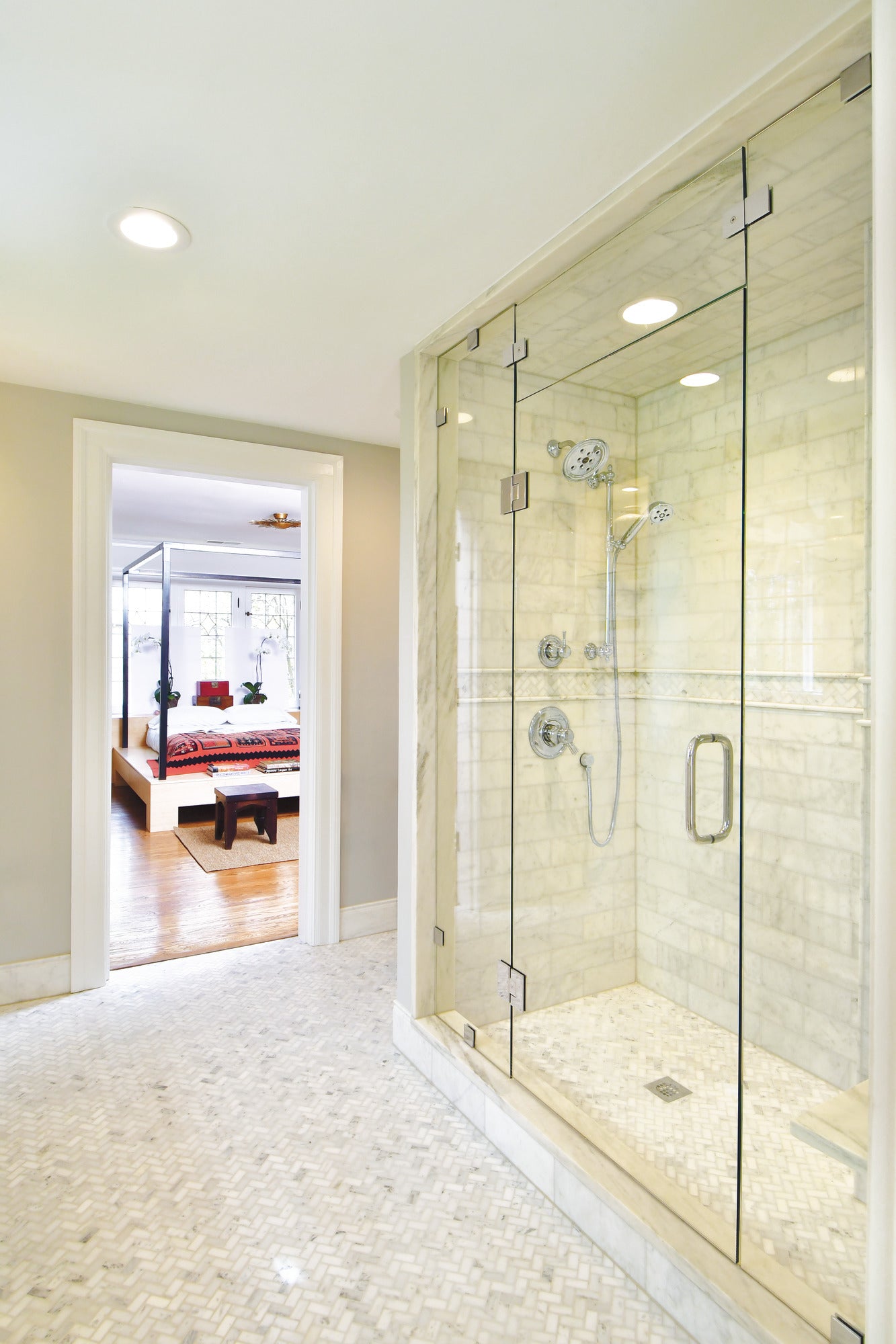 Brizo Essential™ Shower 7" Classic Round H<sub>2</sub>Okinetic<sup>®</sup> Single Function Wall Mount Showerhead