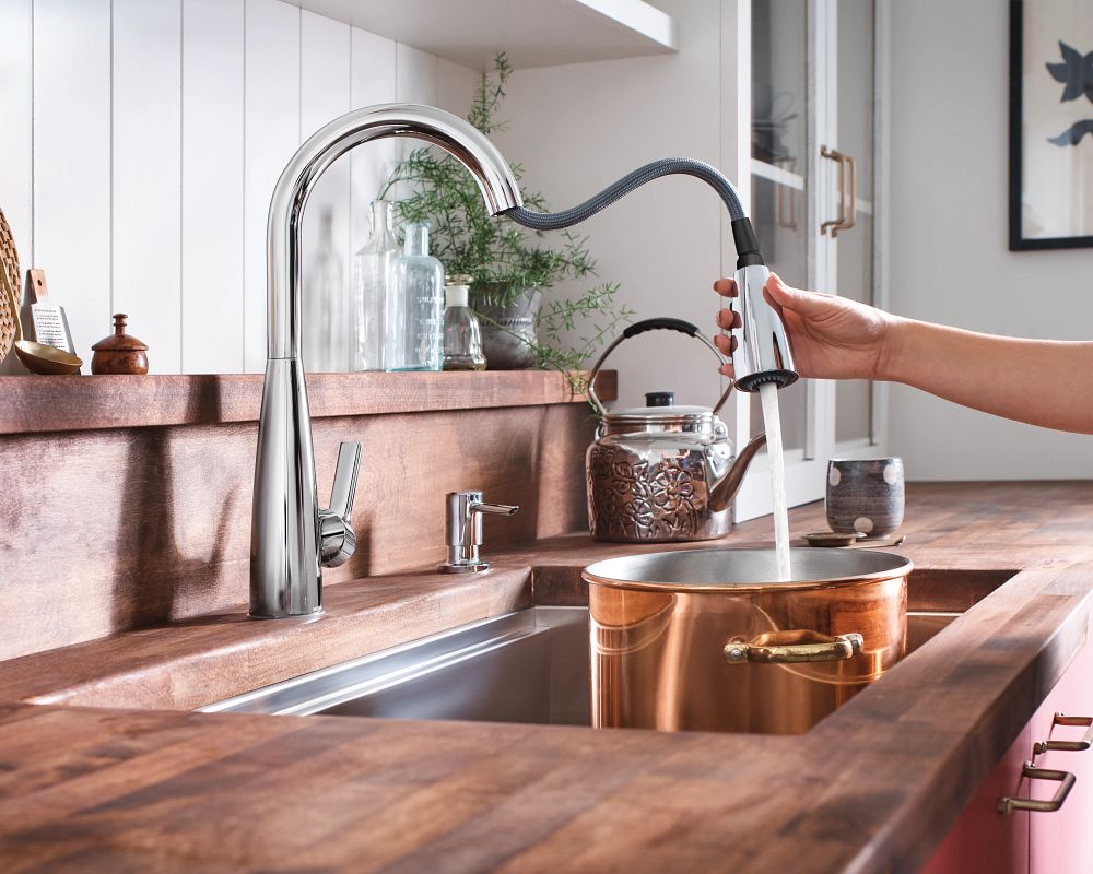 Haelyn One-Handle High Arc Pulldown Kitchen Faucet