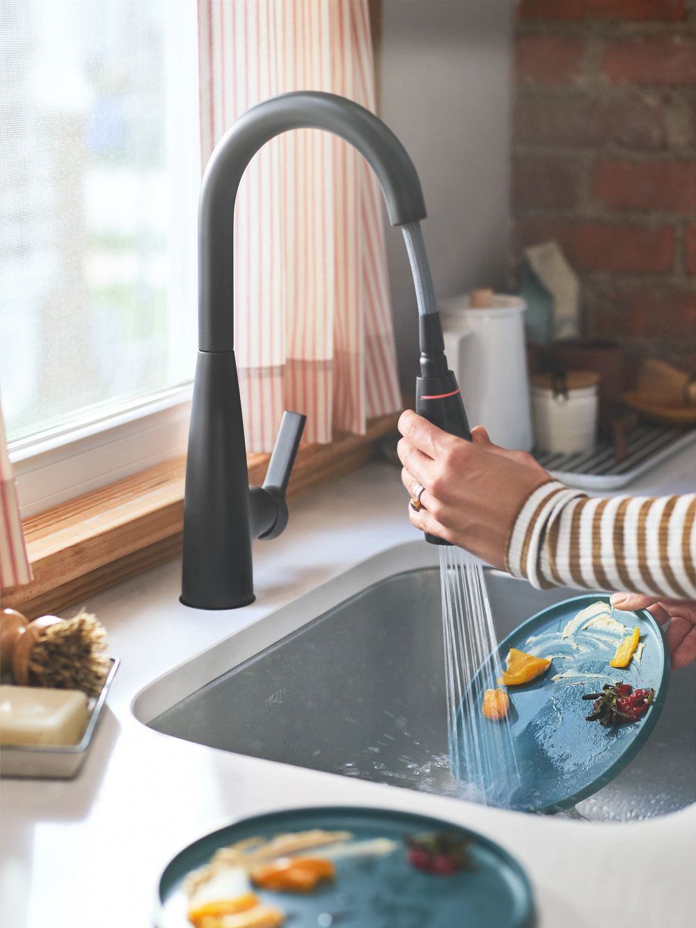 Haelyn One-Handle High Arc Pulldown Kitchen Faucet With ColorCue®