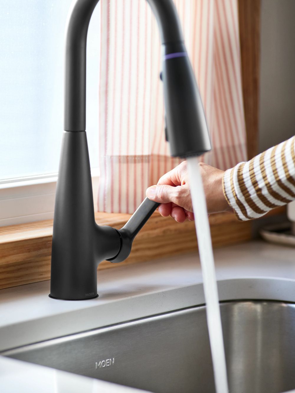 Haelyn One-Handle High Arc Pulldown Kitchen Faucet With ColorCue®