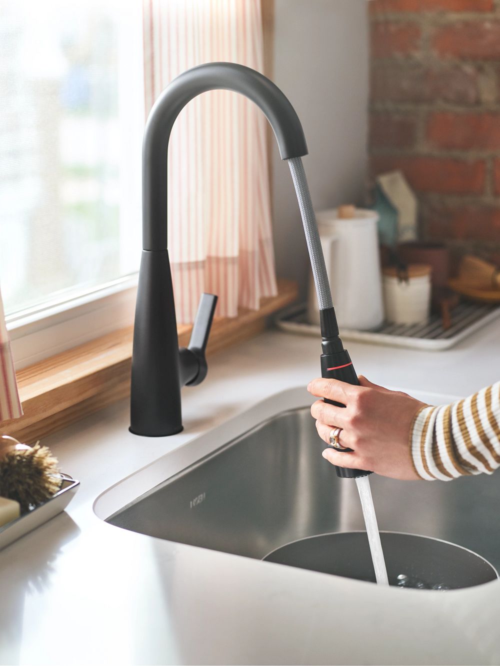 Haelyn One-Handle High Arc Pulldown Kitchen Faucet With ColorCue®