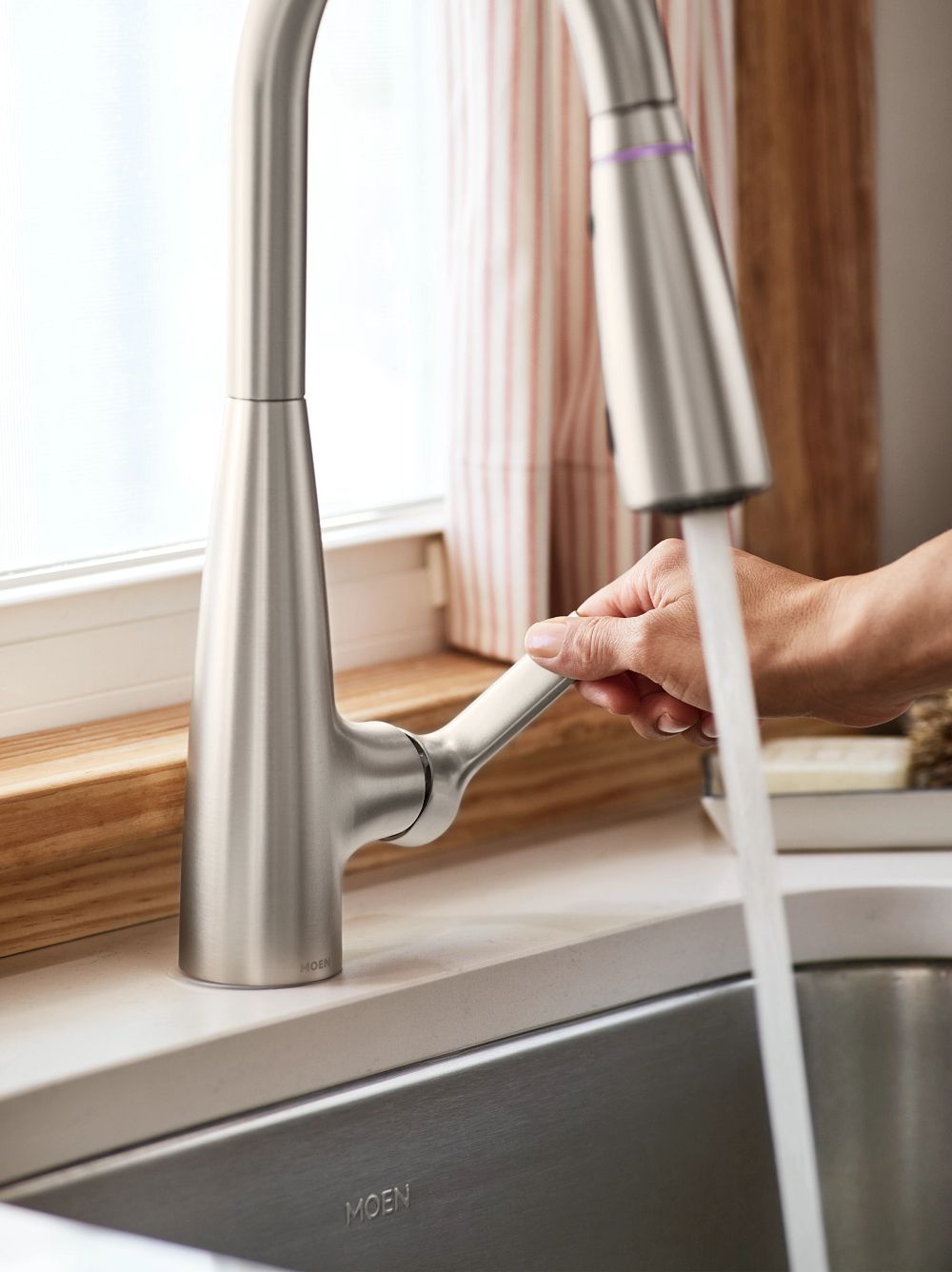 Haelyn One-Handle High Arc Pulldown Kitchen Faucet With ColorCue®