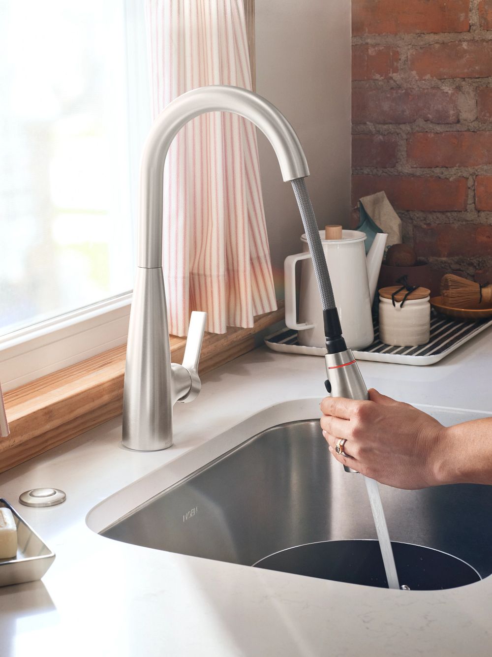 Haelyn One-Handle High Arc Pulldown Kitchen Faucet With ColorCue®