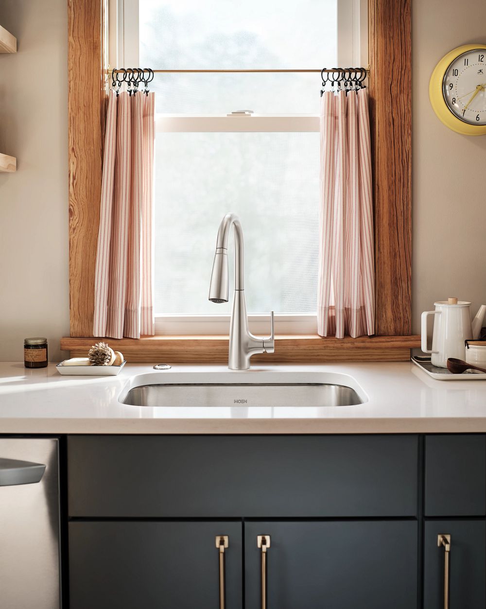 Haelyn One-Handle High Arc Pulldown Kitchen Faucet With ColorCue®