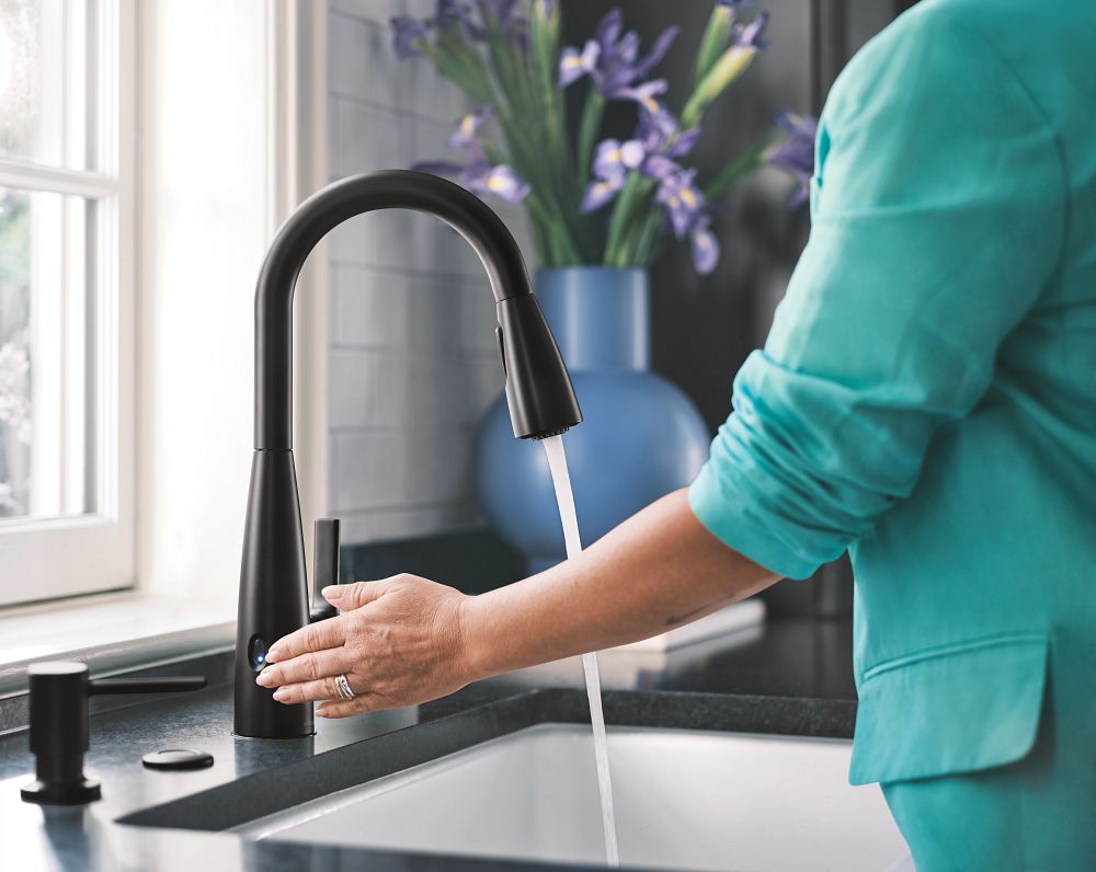 Haelyn MotionSense Wave One-Handle Pulldown Touchless Kitchen Faucet
