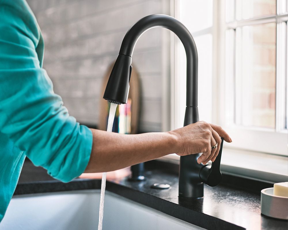 Haelyn MotionSense Wave One-Handle Pulldown Touchless Kitchen Faucet