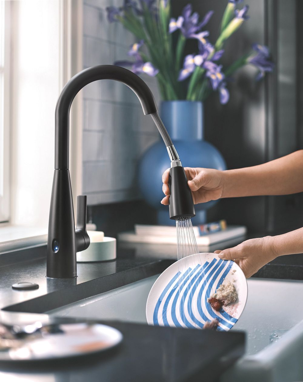 Haelyn MotionSense Wave One-Handle Pulldown Touchless Kitchen Faucet
