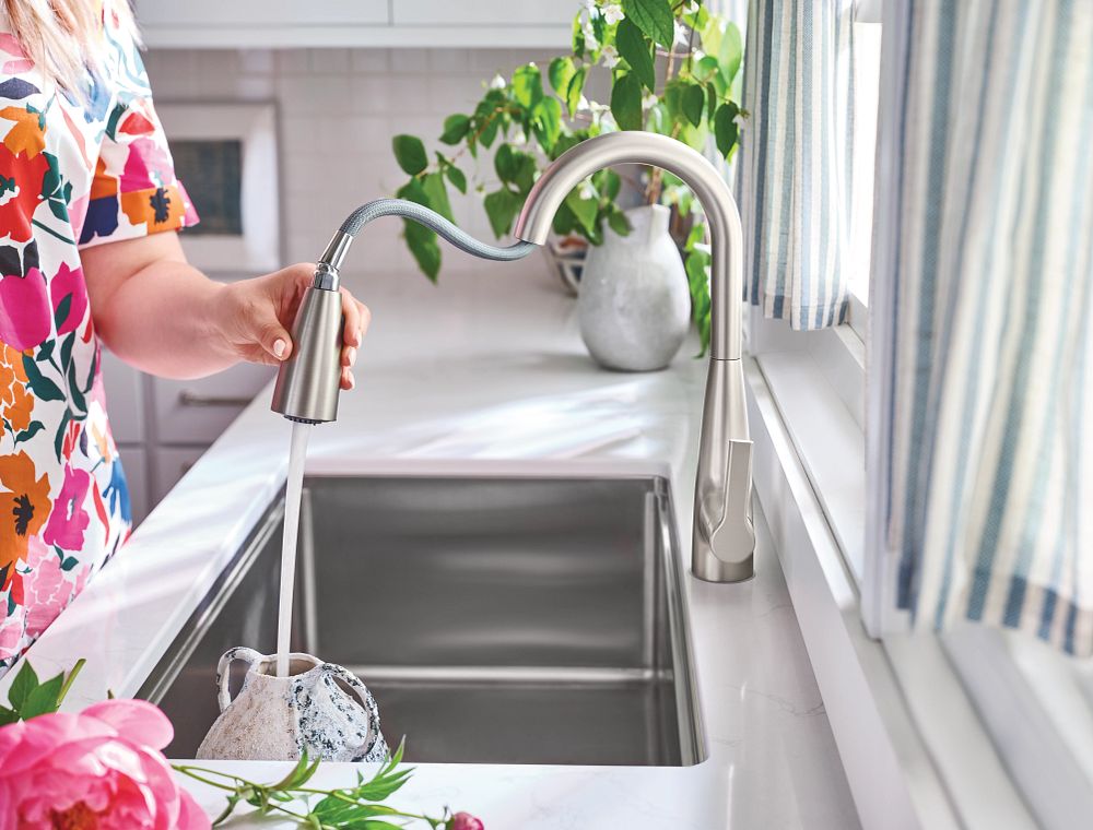 Haelyn MotionSense Wave One-Handle Pulldown Touchless Kitchen Faucet