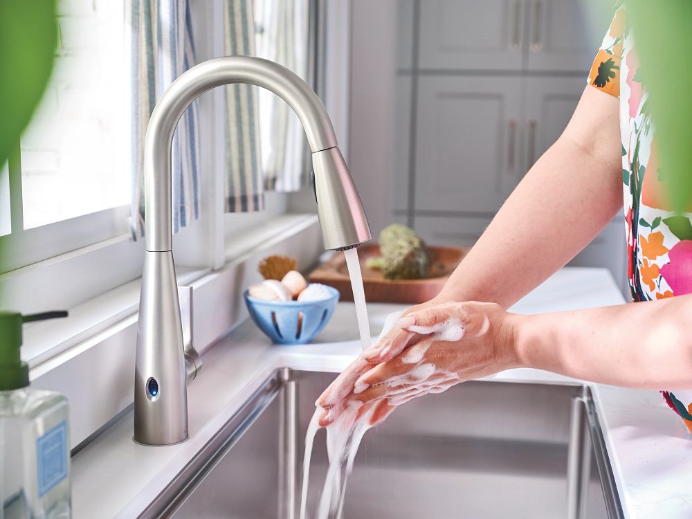 Haelyn MotionSense Wave One-Handle Pulldown Touchless Kitchen Faucet
