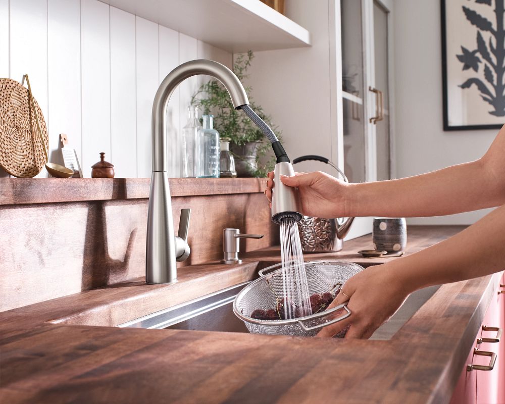 Haelyn One-Handle High Arc Pulldown Kitchen Faucet