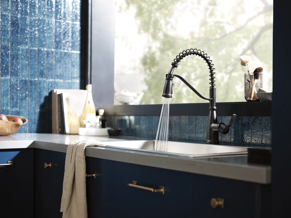 Nolia One-Handle Pre-Rinse Spring Pulldown Kitchen Faucet