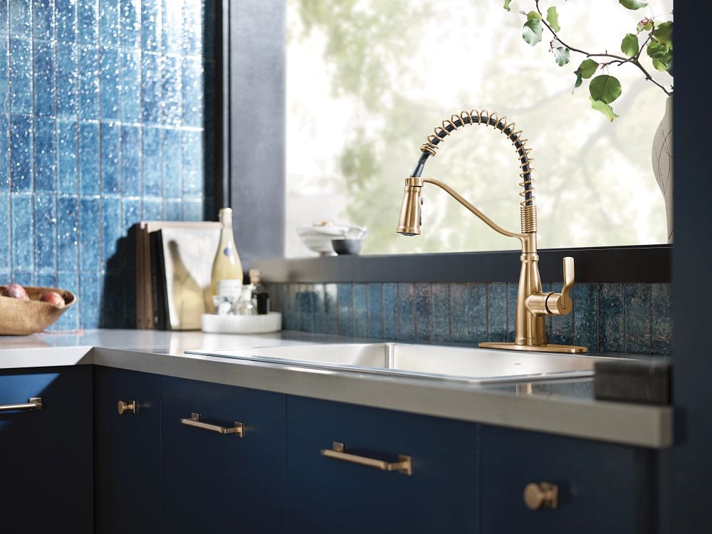 Nolia One-Handle Pre-Rinse Spring Pulldown Kitchen Faucet