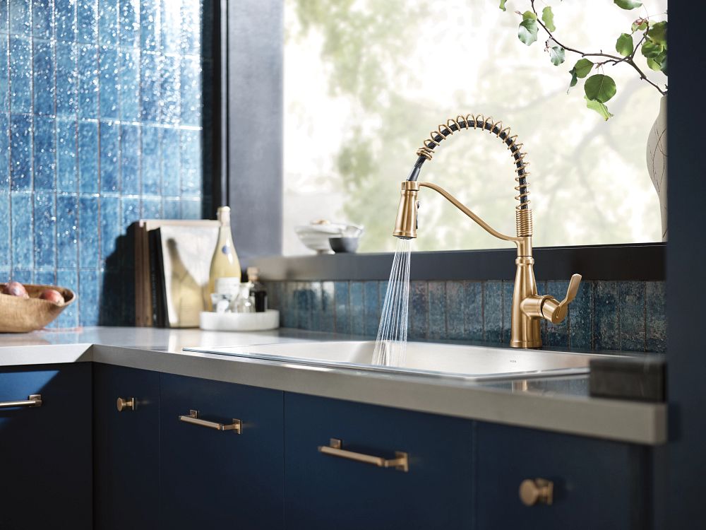 Nolia One-Handle Pre-Rinse Spring Pulldown Kitchen Faucet