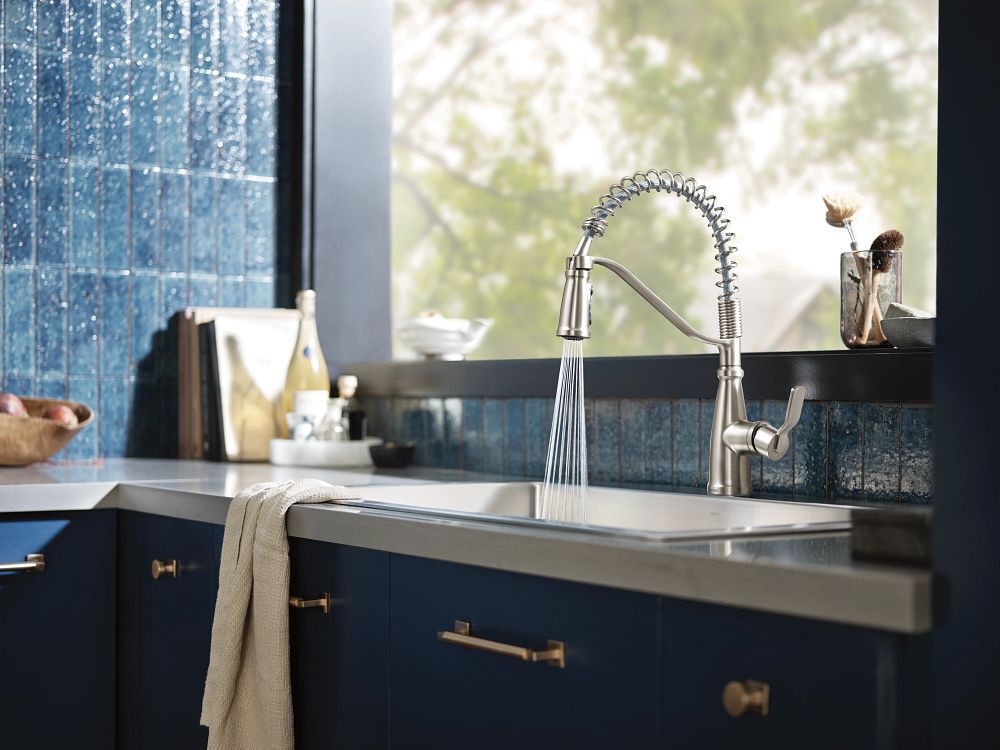 Nolia One-Handle Pre-Rinse Spring Pulldown Kitchen Faucet