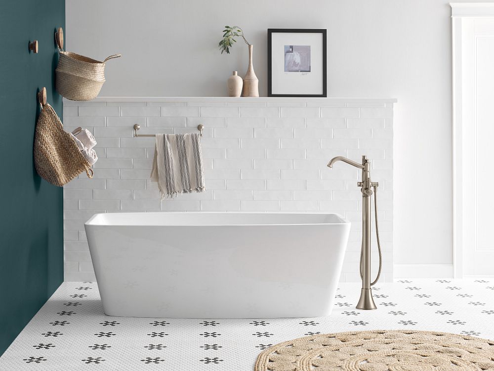 Belfield one-handle tub filler includes hand shower