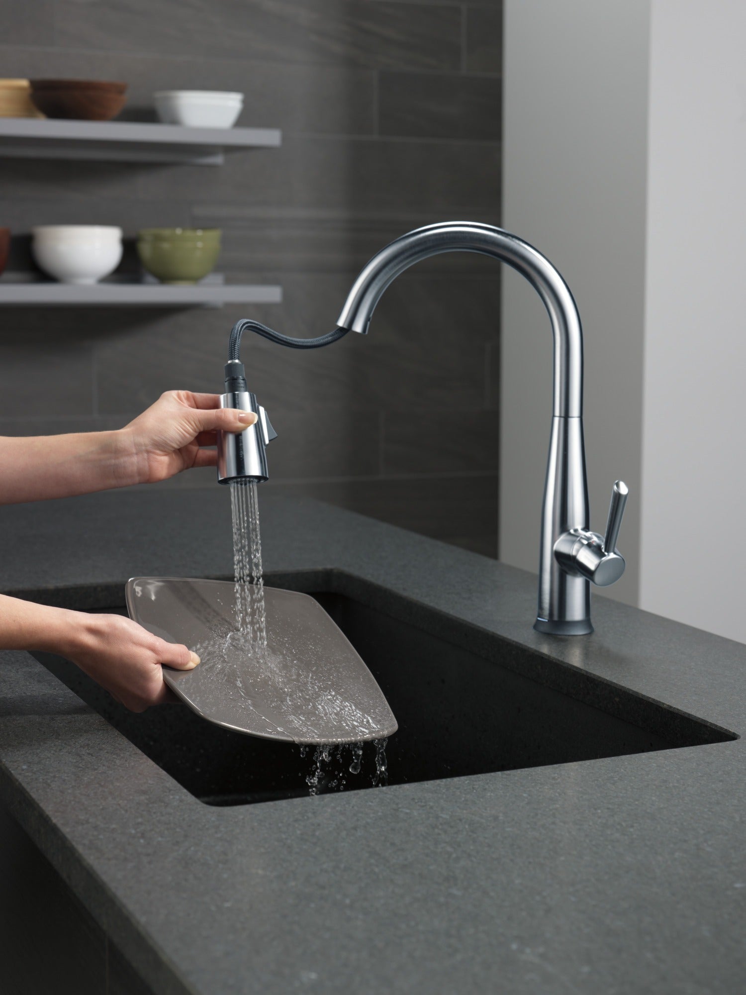 Delta Essa® Single Handle Pull-Down Kitchen Faucet with Touch<sub>2</sub>O® Technology