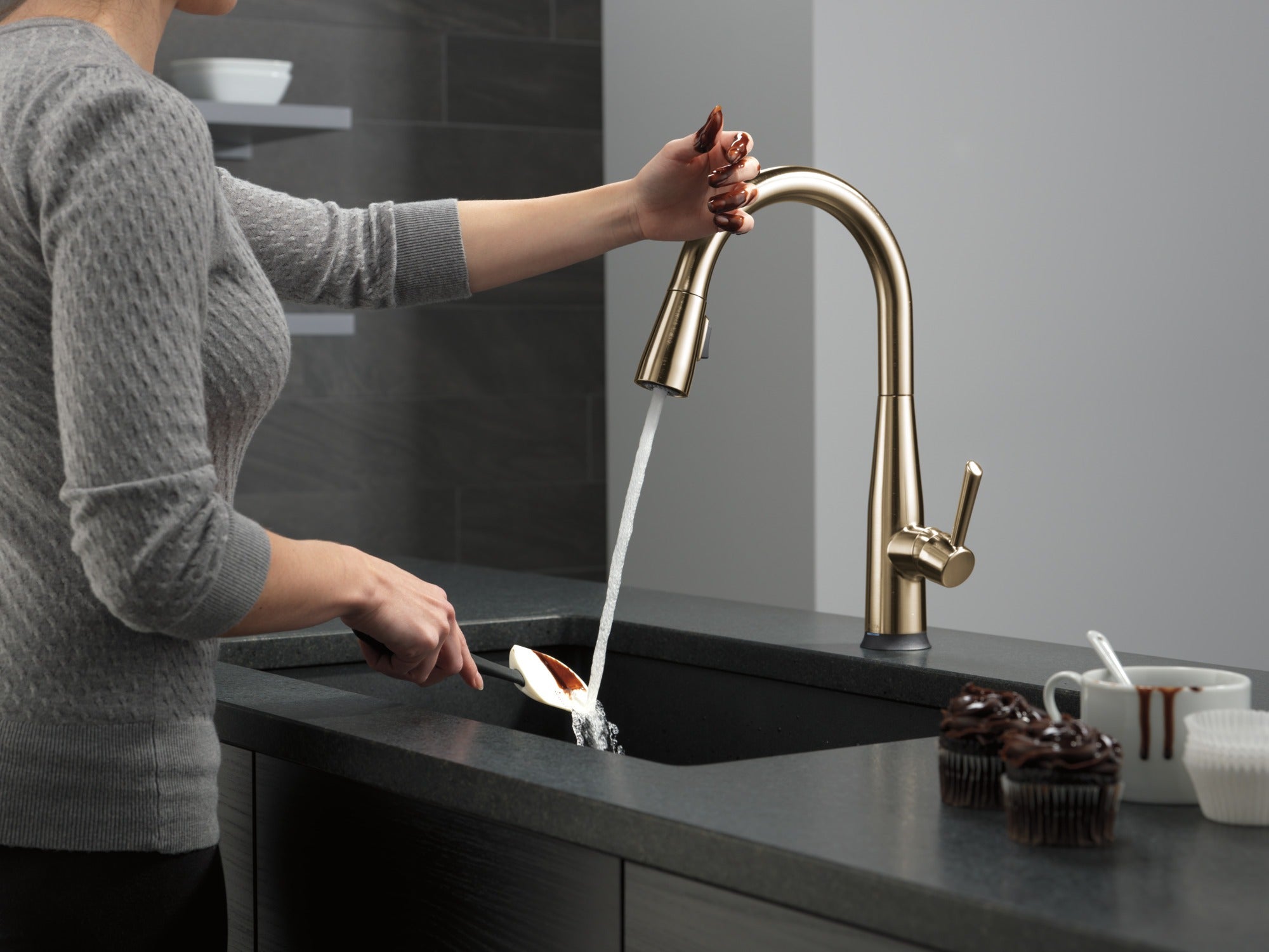Delta Essa® Single Handle Pull-Down Kitchen Faucet with Touch<sub>2</sub>O® Technology Technology