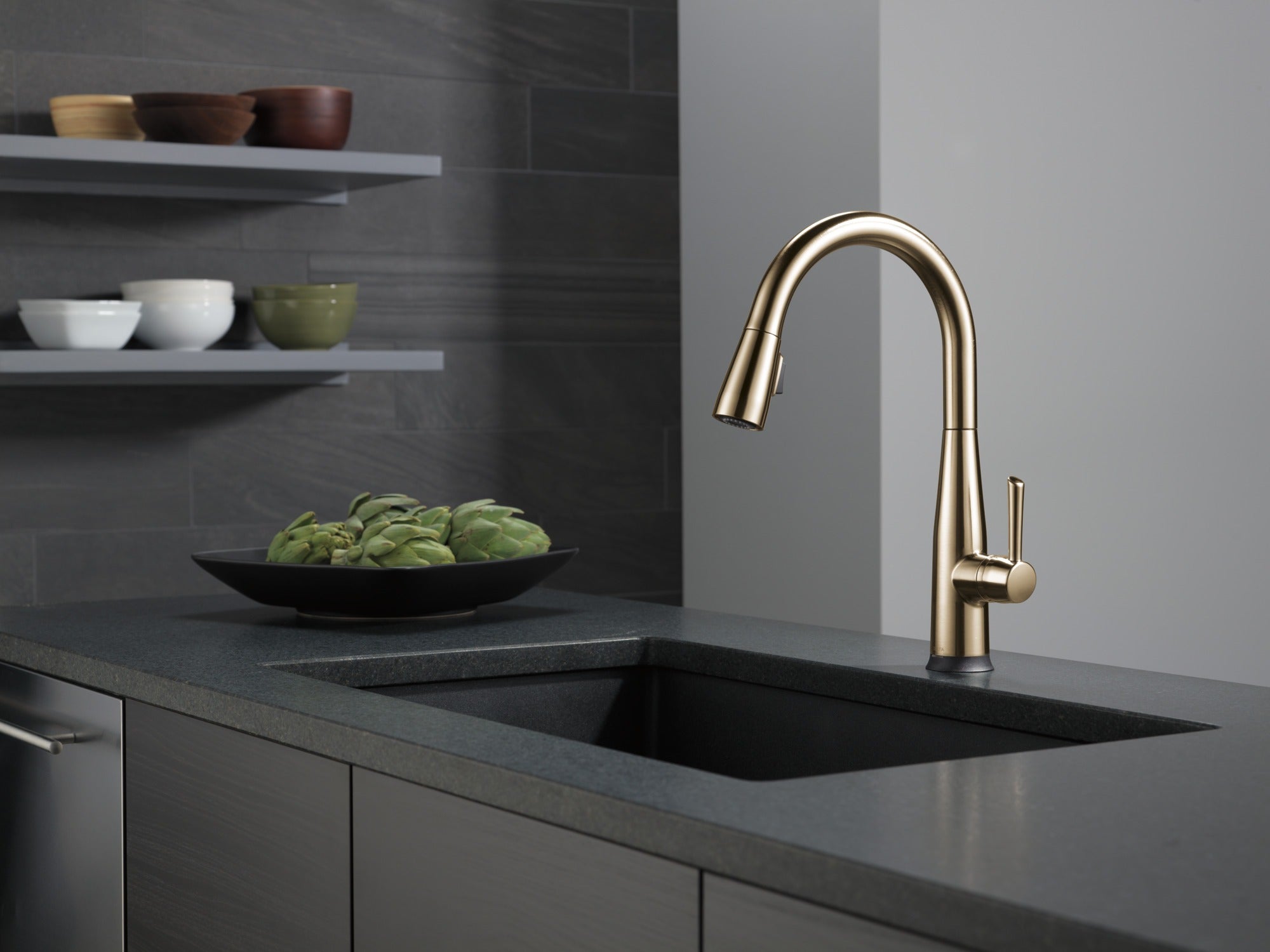 Delta Essa® Single Handle Pull-Down Kitchen Faucet with Touch<sub>2</sub>O® Technology Technology
