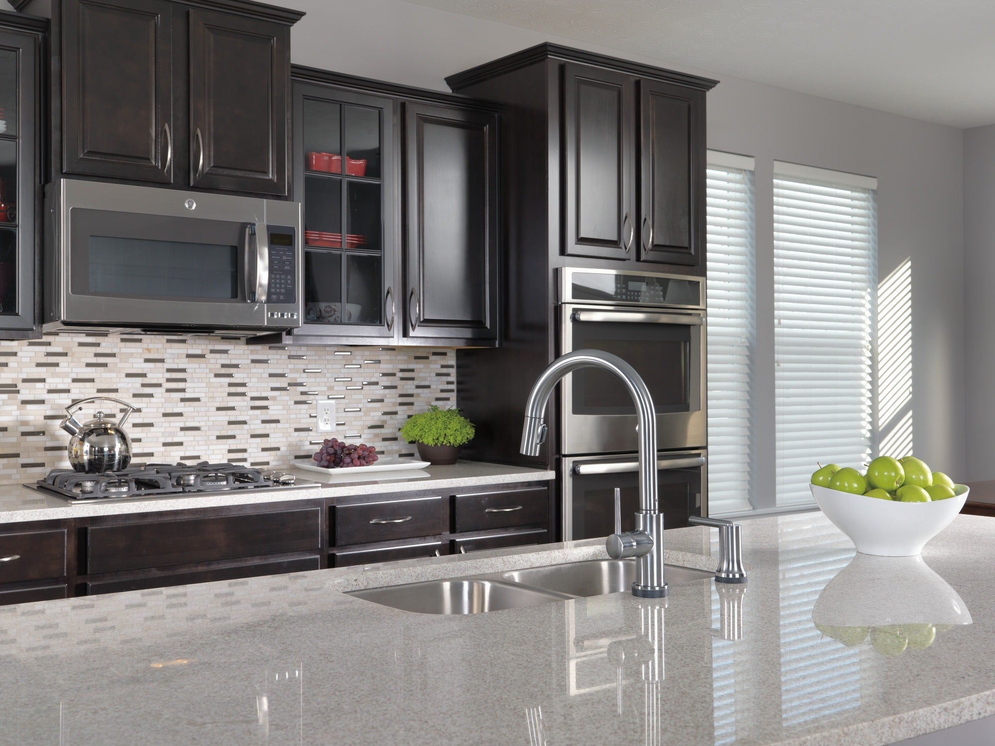 Delta Trinsic® Single Handle Pull-Down Kitchen Faucet