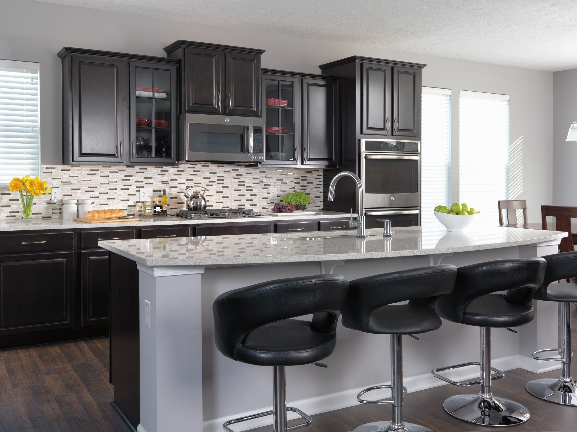 Delta Trinsic® Single Handle Pull-Down Kitchen Faucet