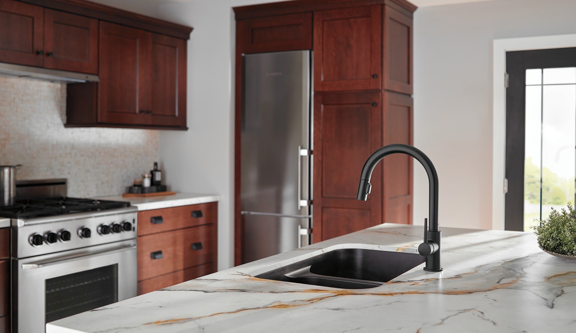 Delta Trinsic® Single Handle Pull-Down Kitchen Faucet