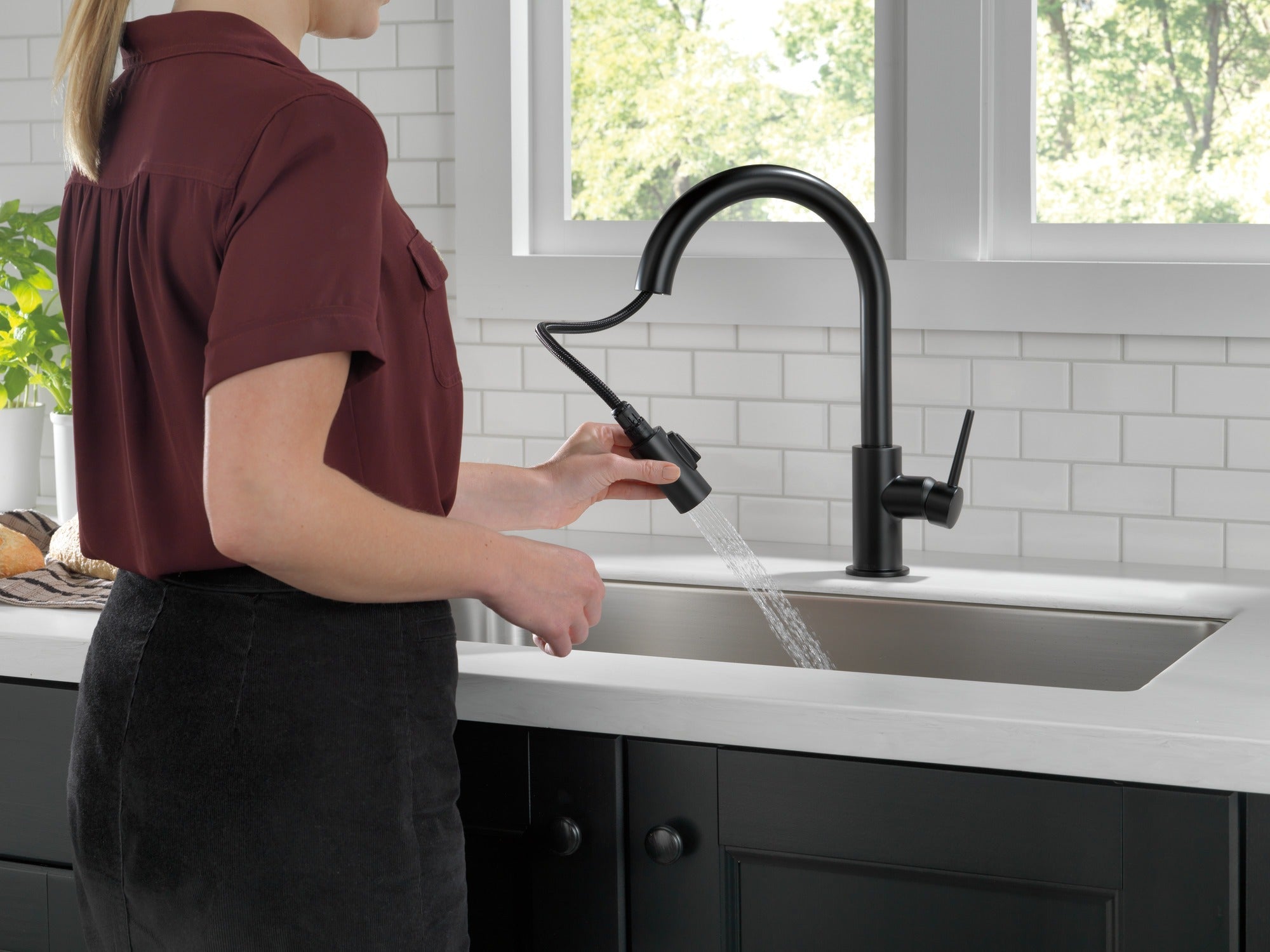 Delta Trinsic® Single Handle Pull-Down Kitchen Faucet