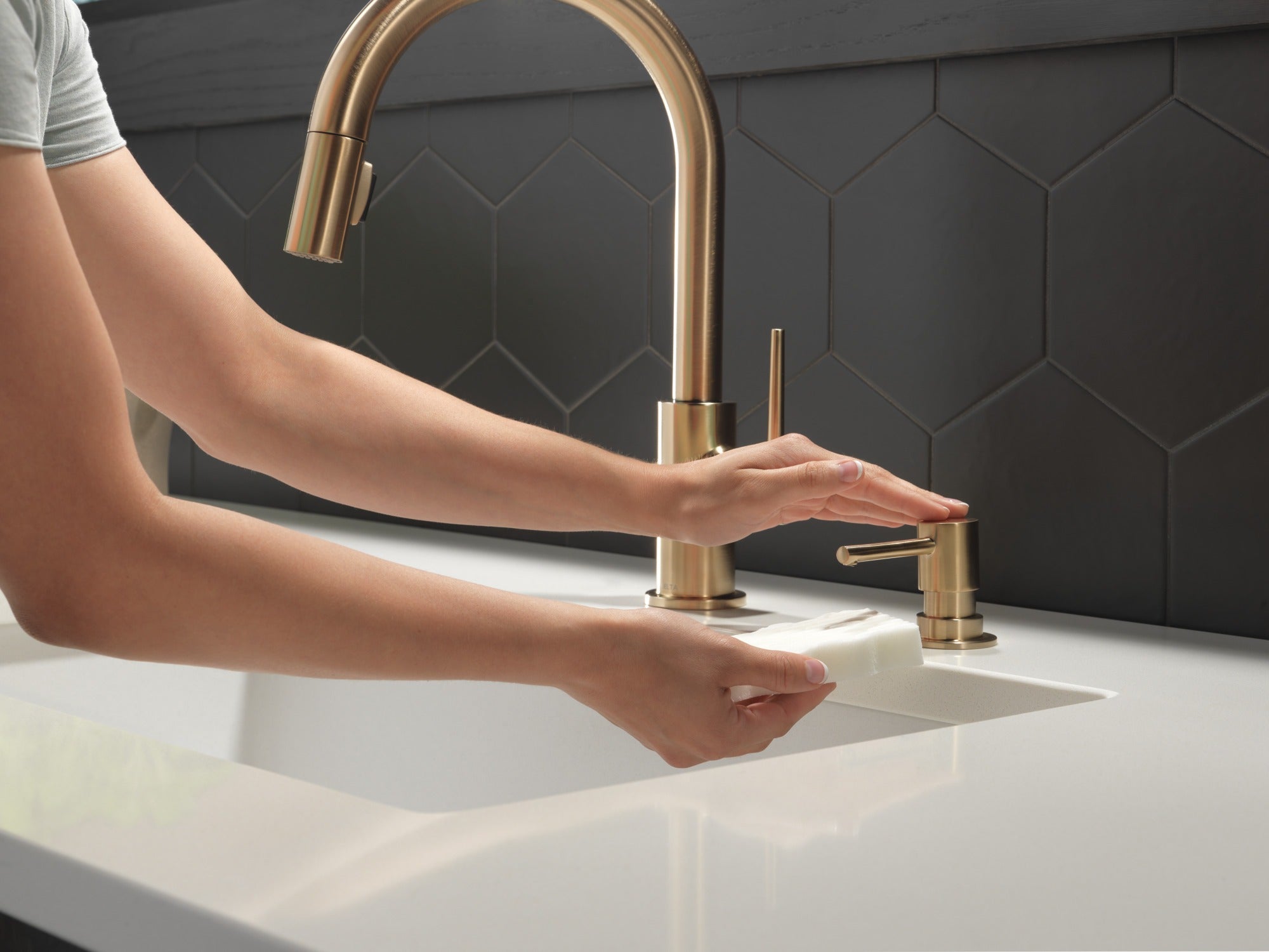 Delta Trinsic® Single Handle Pull-Down Kitchen Faucet
