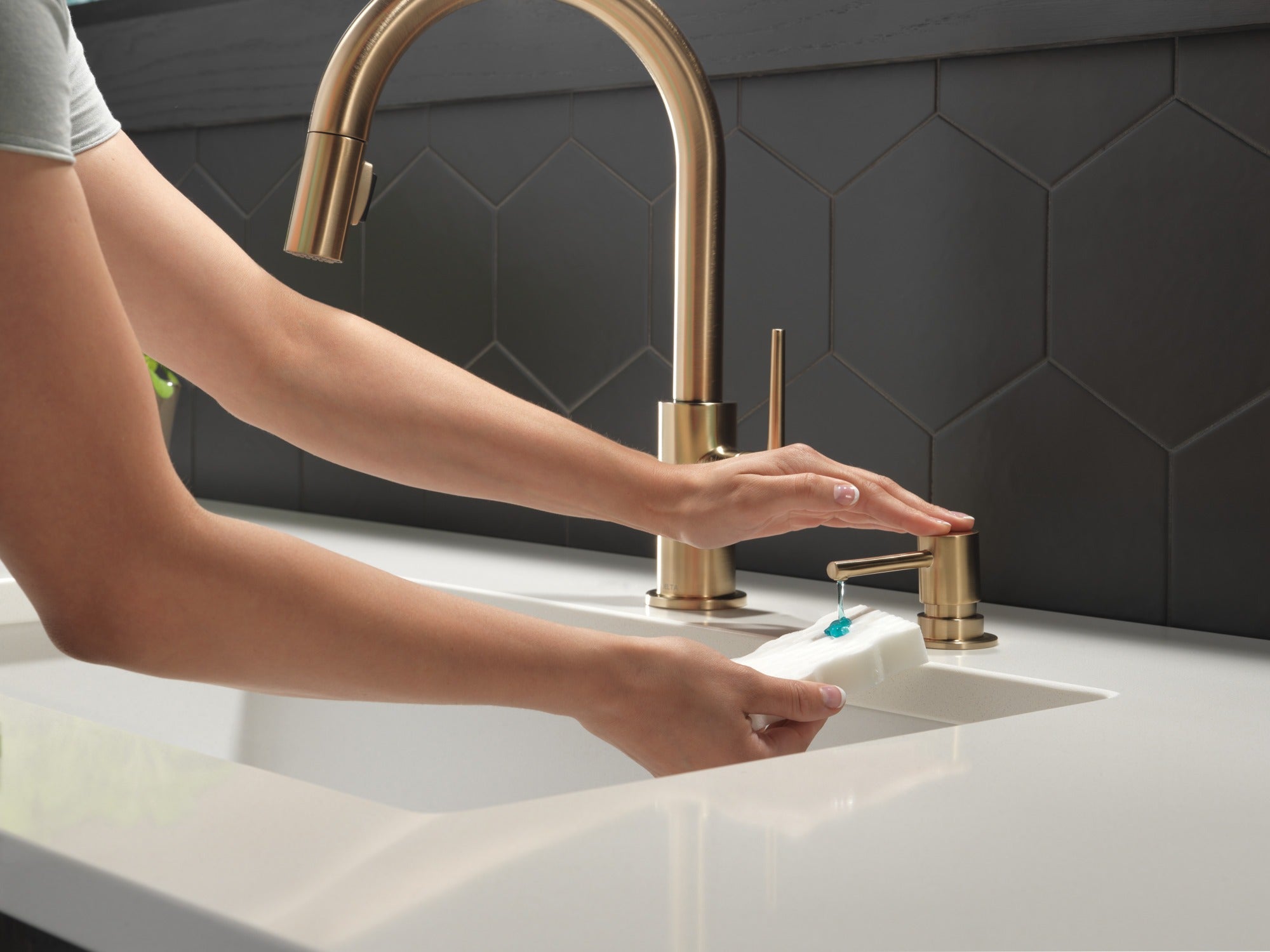 Delta Trinsic® Single Handle Pull-Down Kitchen Faucet