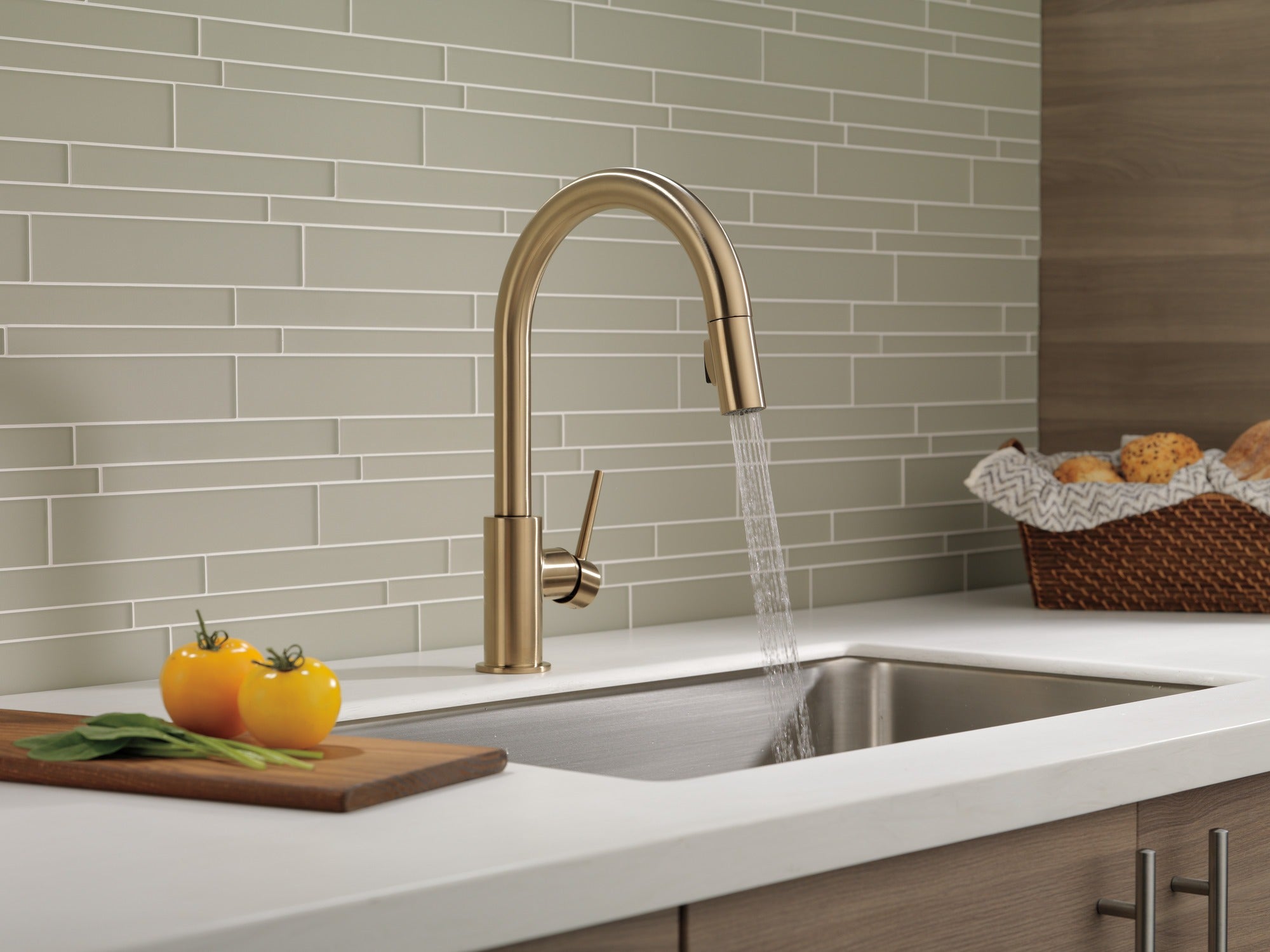 Delta Trinsic® Single Handle Pull-Down Kitchen Faucet