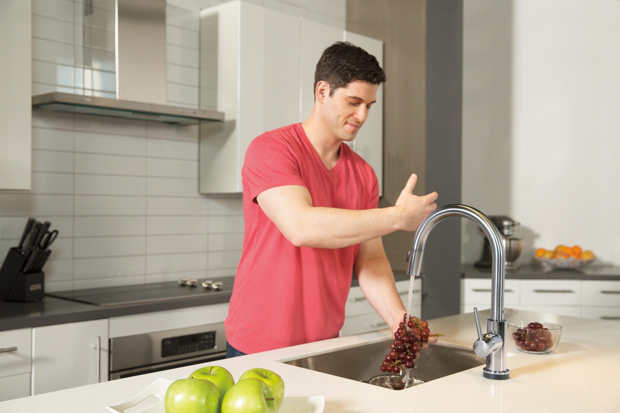 Delta Trinsic® Single Handle Pull-Down Kitchen Faucet with Touch<sub>2</sub>O® Technology