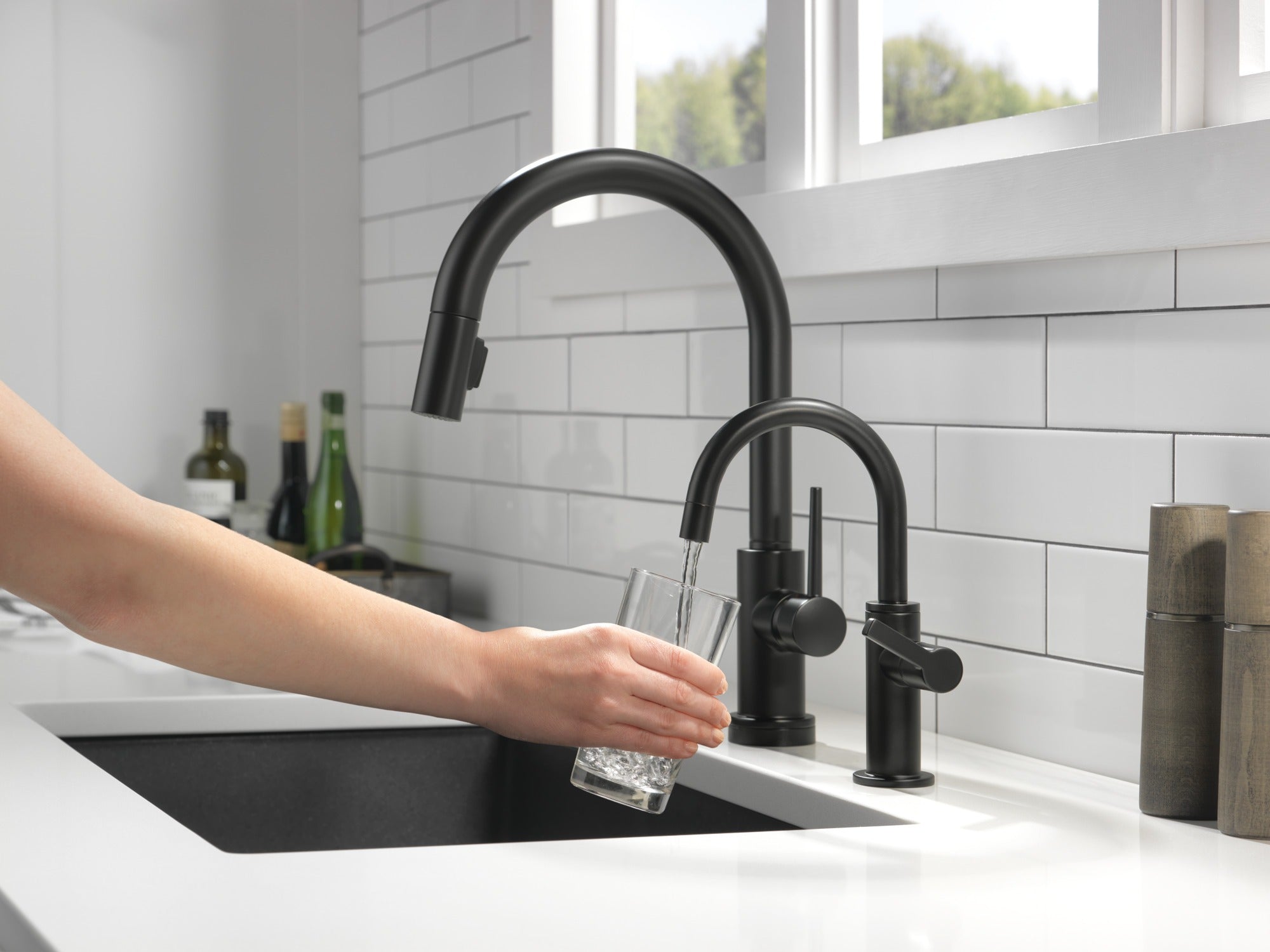 Delta Other Contemporary Round Beverage Faucet