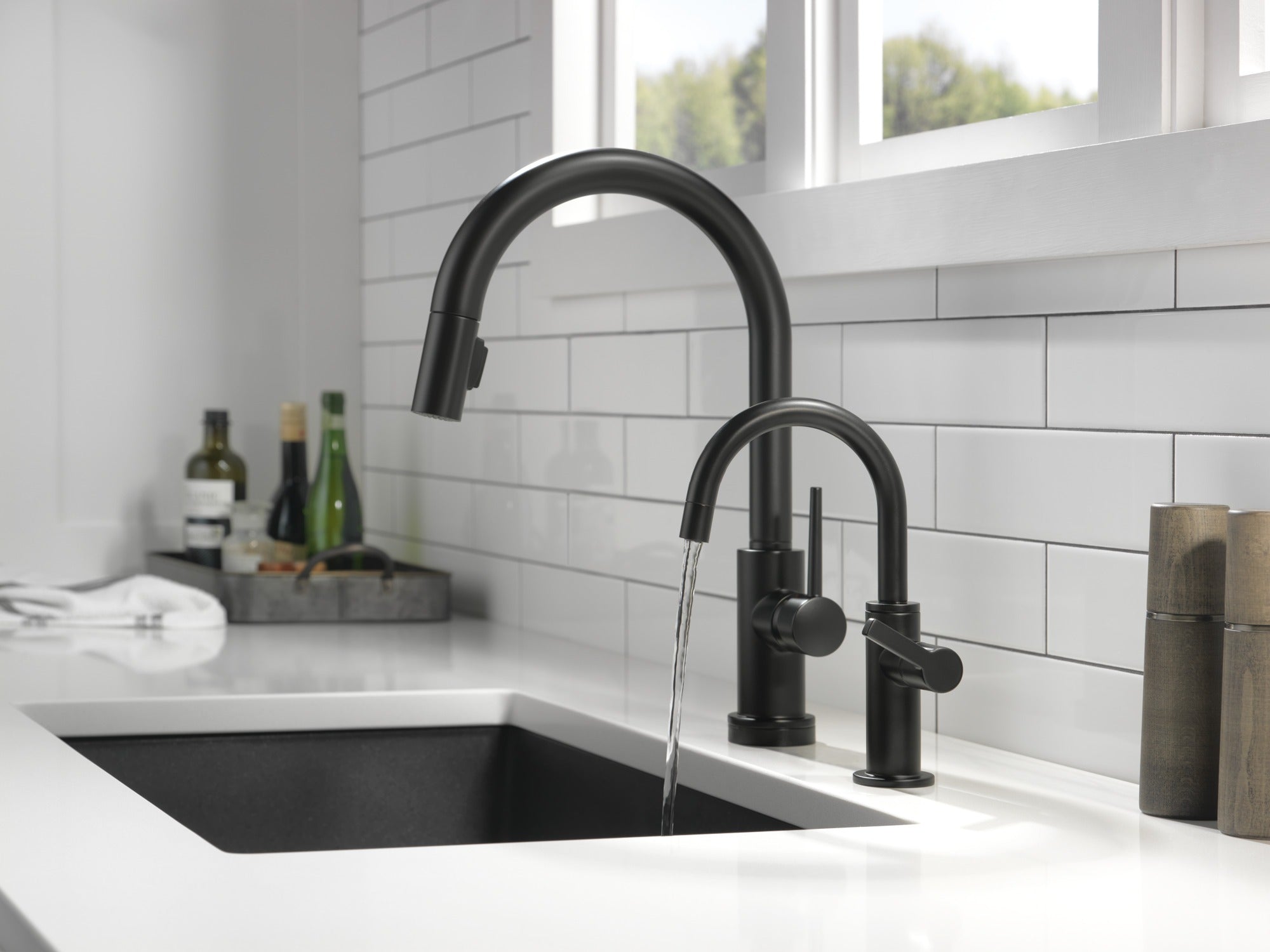 Delta Trinsic® Single Handle Pull-Down Kitchen Faucet with Touch<sub>2</sub>O® Technology