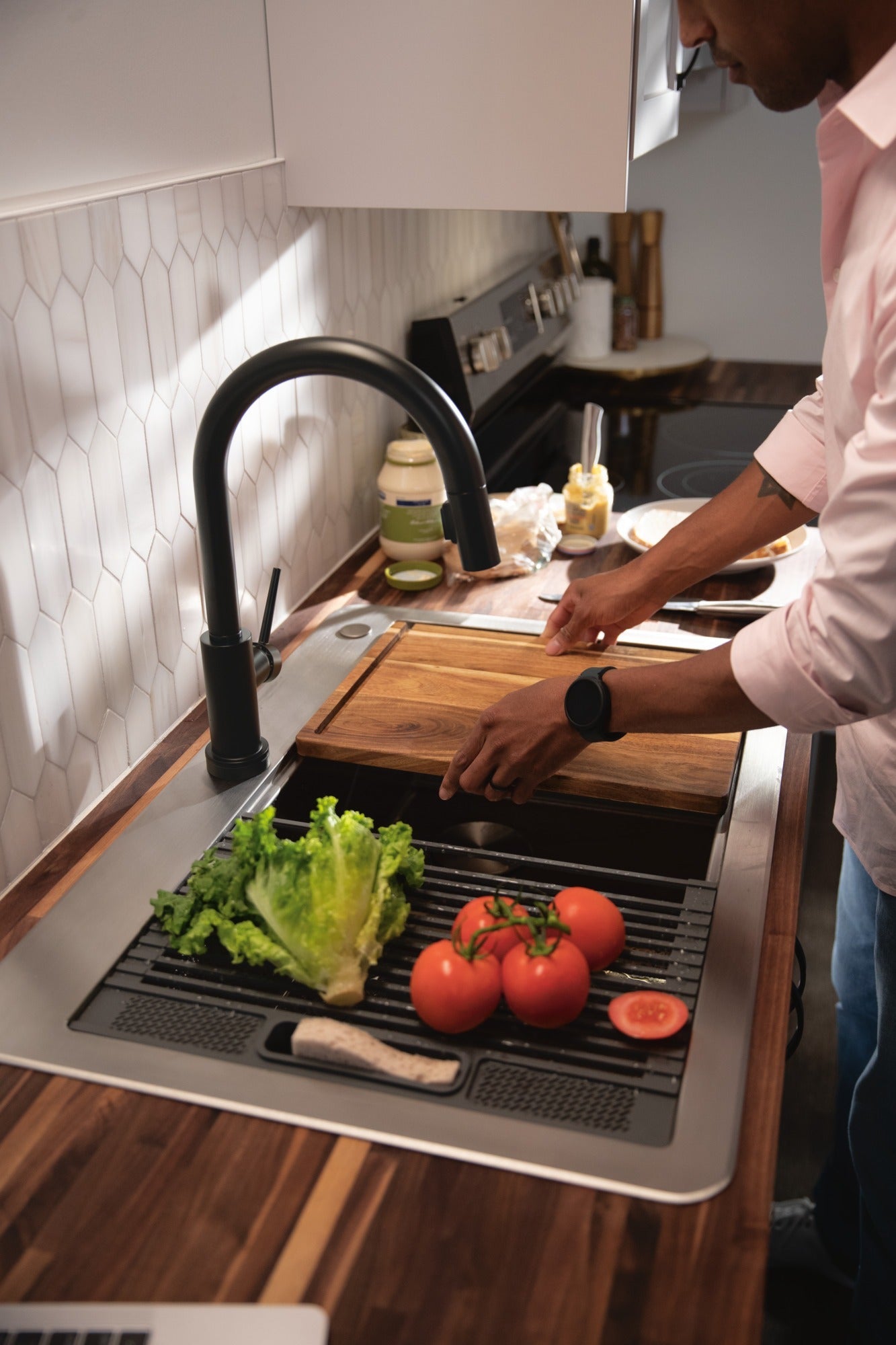 Delta Trinsic® Single Handle Pull-Down Kitchen Faucet with Touch<sub>2</sub>O® Technology
